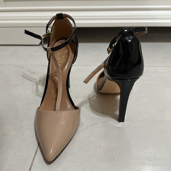 Half Nude Half Black Calvin Klein Pumps - Picture 5 of 7